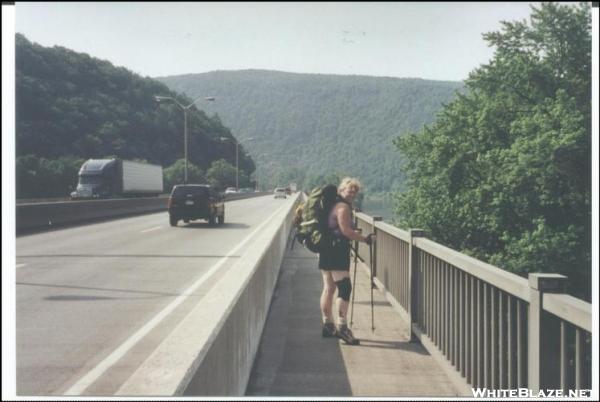 Hammock Hanger crosses the Delaware River Bridge