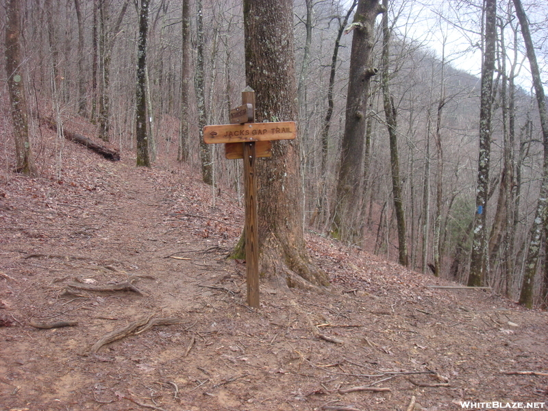 0089 2010.03.13 AT And Jacks Knob Trail Crossing Sign