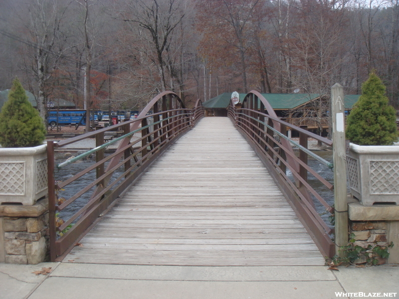 0204 2010.11.21 At Crossing Nantahala River At Noc