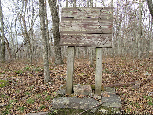 0920 2018.11.08 Area Map On AT South Of Mountain Lake Road VA 613