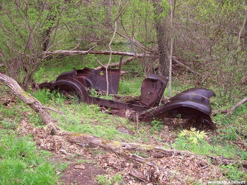 Old Car Carcass Thorton River Taril 5-1-09