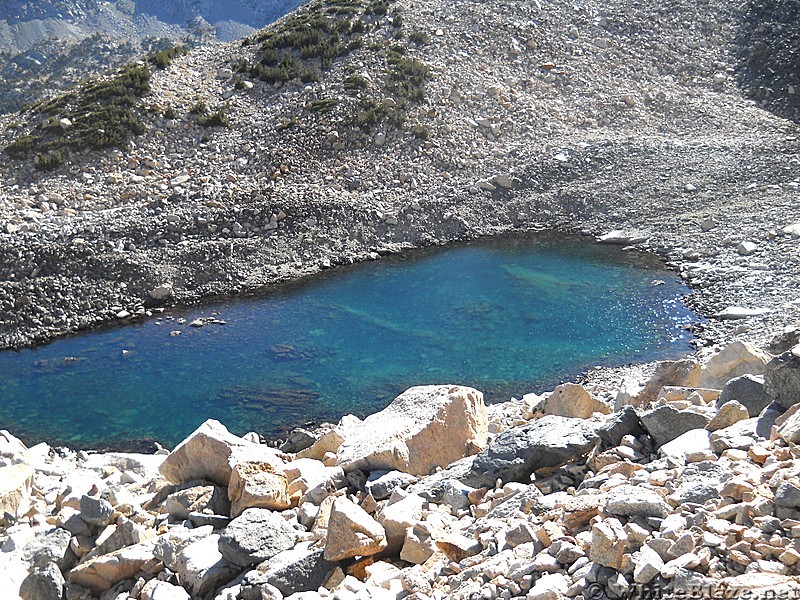 JMT - tarn on way up to Glen Pass