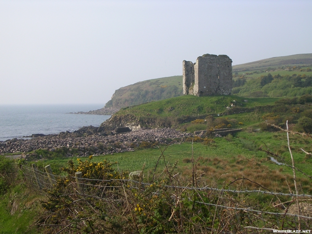 Dingle Way Ireland - Minard Castle