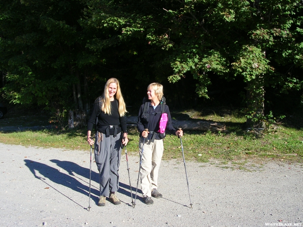 Scarf & Nails start hike from Abol Bridge