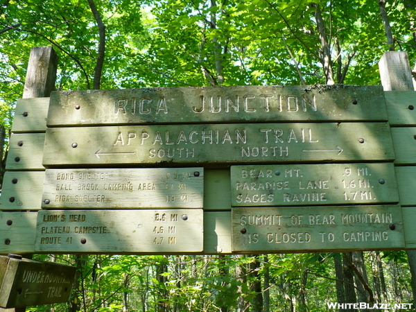 Connecticut Trail Signs