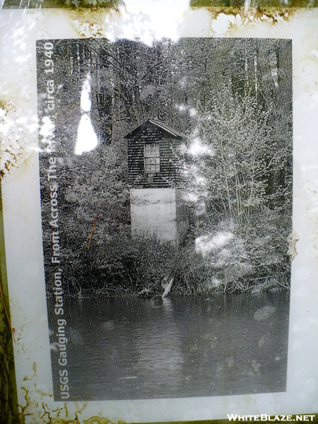 Connecticut  Trail Signs