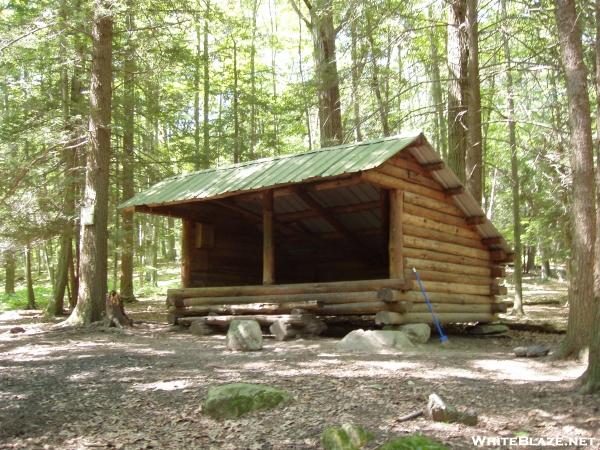 Mount Algo Lean-to: Right Side, Aug. 2006