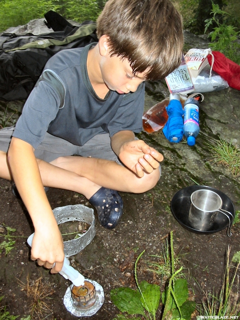 Using an alcohol stove for cooking