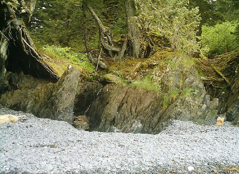 Spruce Island Alaska - hike to Ouzinkie, pebbly beach 4